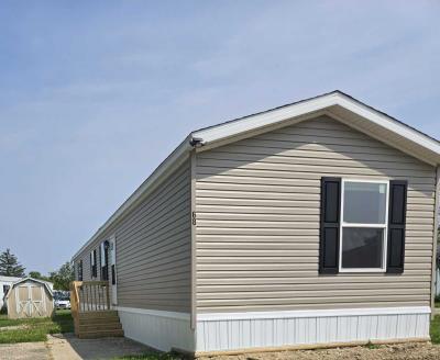 Mobile Home at 68 Rolling Park Drive North Massillon, OH 44647