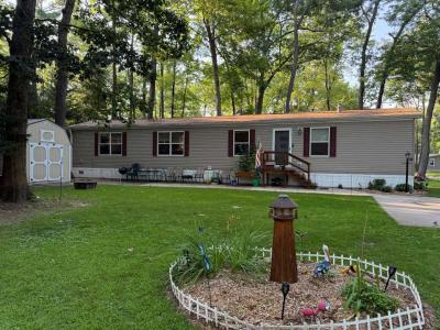 Mobile Home at E9350 Oakwood Ln Lot 54 New London, WI 54961
