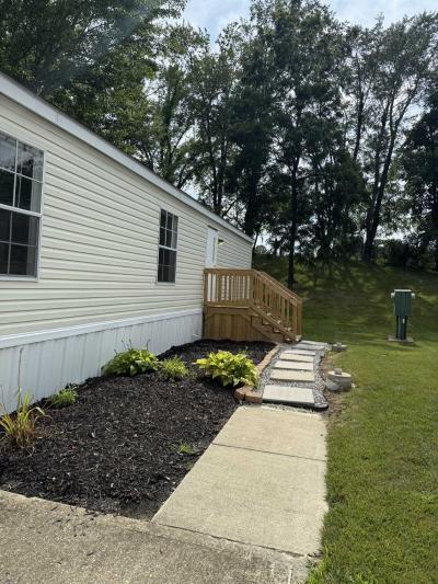 Photo 3 of 12 of home located at 5545 Hazel Drive Florence, KY 41042
