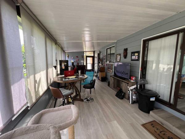 1987 Palm Harbor Manufactured Home