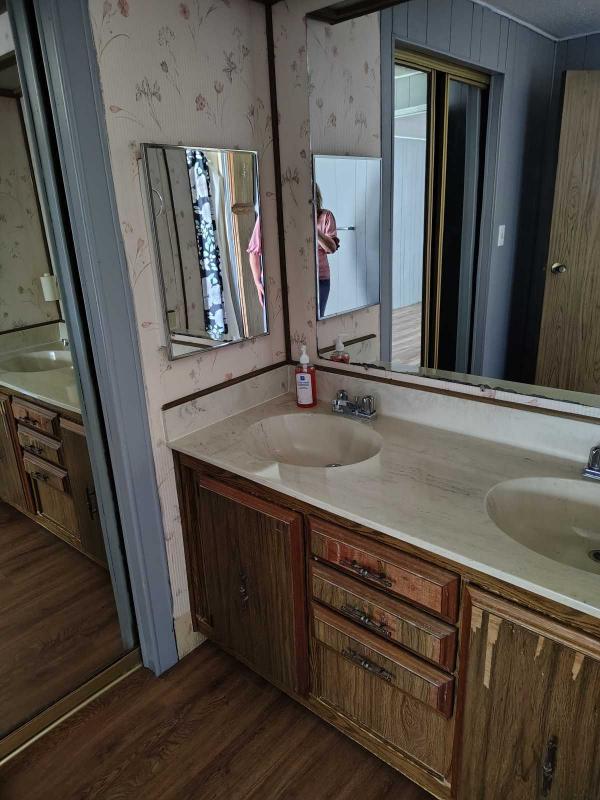 1974 Broadmore Mobile Home