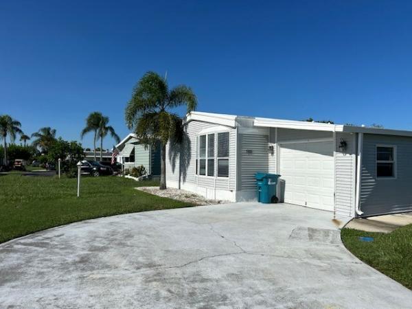 1981 SCHU HS Mobile Home