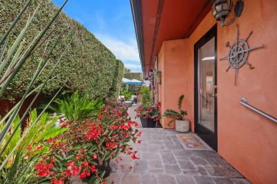 Photo 4 of 60 of home located at 103 Yorktown Newport Beach, CA 92660