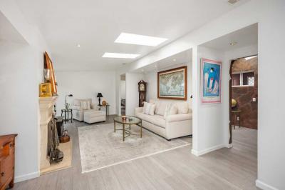 Photo 5 of 60 of home located at 103 Yorktown Newport Beach, CA 92660