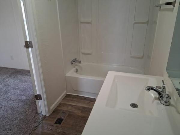 2000 Oakwood Manufactured Home