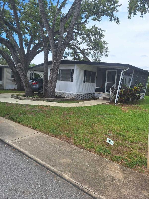 Photo 1 of 2 of home located at 9925 Ulmerton Rd #214 Largo, FL 33771