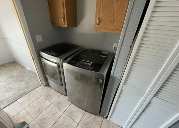 1993 SNMH Mobile Home