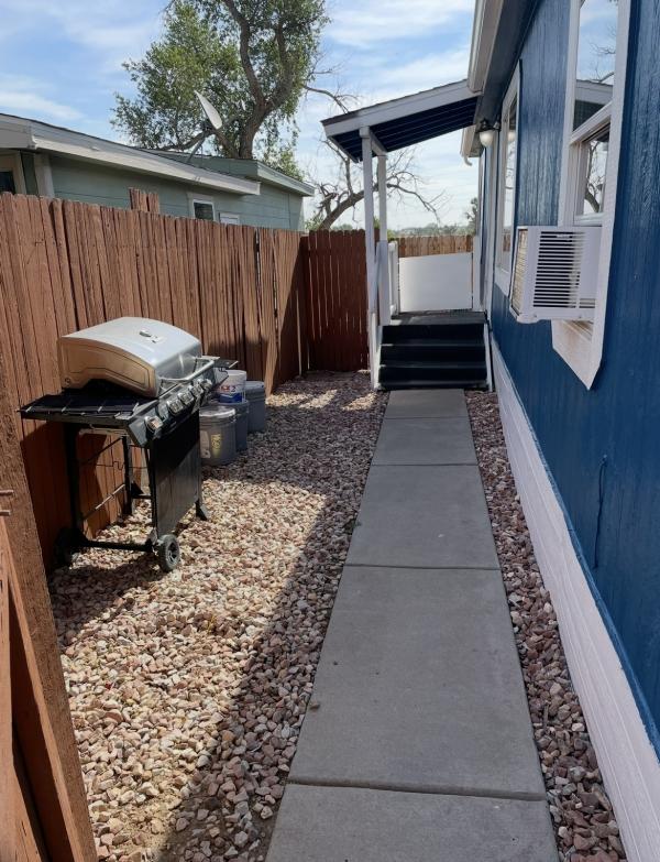1993 SNMH Mobile Home