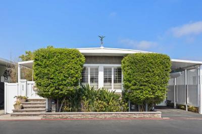 Photo 2 of 51 of home located at 264 Mayflower Newport Beach, CA 92660