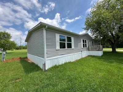 Photo 2 of 12 of home located at 501 Tami Ct Elizabethtown, KY 42701