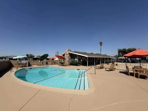 2018 Commodore Mobile Home For Sale