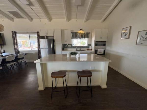 2018 Commodore Mobile Home For Sale