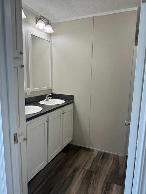 2019 Clayton Homes Inc Yes Mobile Home