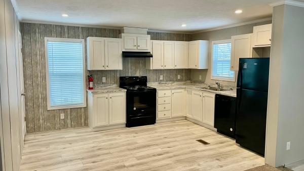 Photo 1 of 2 of home located at 3658 Lark Dr Lot 116 Kalamazoo, MI 49008