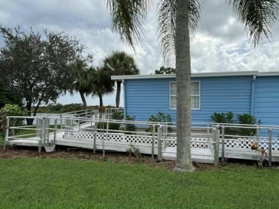 Photo 4 of 5 of home located at 1405 82nd Avenue, Site #68 Vero Beach, FL 32966