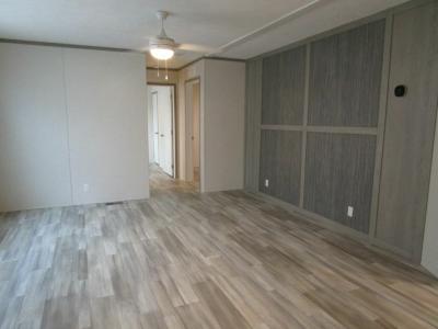 Photo 2 of 20 of home located at 23705 Hickory Lane Brownstown, MI 48174