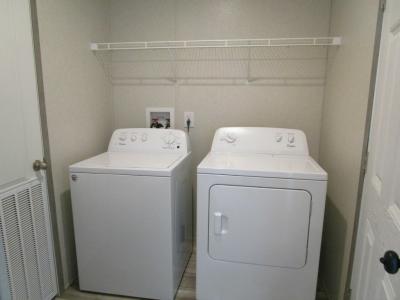 Photo 4 of 20 of home located at 23705 Hickory Lane Brownstown, MI 48174