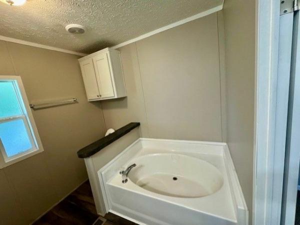 2019 Clayton Homes Inc Yes Mobile Home