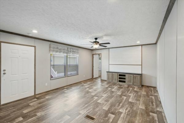 2025 Clayton 76 Grand Living  Home