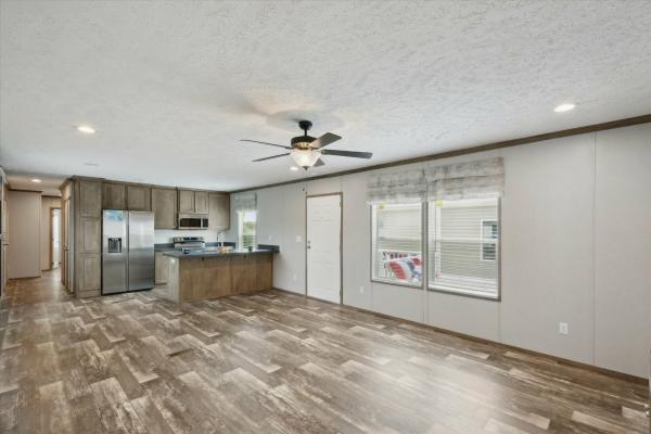 2025 Clayton 76 Grand Living  Home