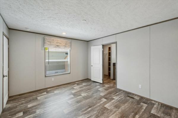 2025 Clayton 76 Grand Living  Home