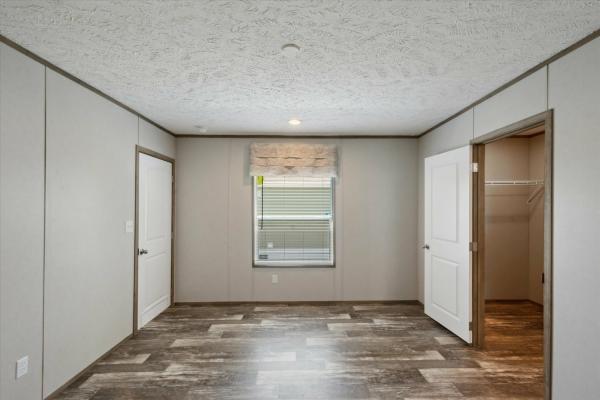 2025 Clayton 76 Grand Living  Home
