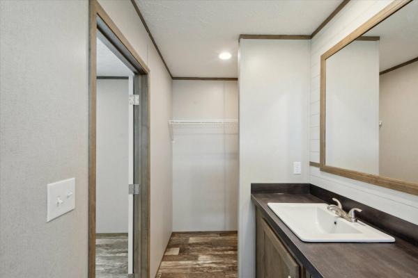 2025 Clayton 76 Grand Living  Home