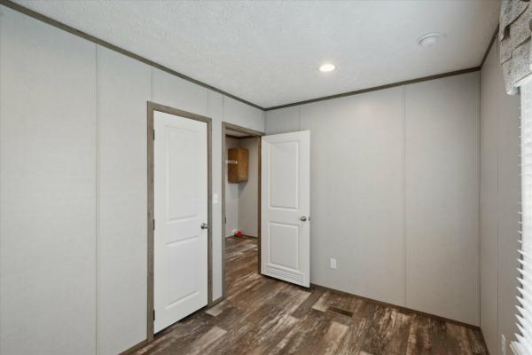 2025 Clayton 76 Grand Living  Home