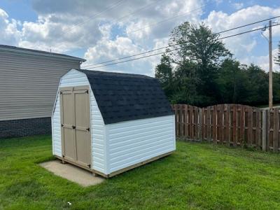 Photo 3 of 11 of home located at 308 West Meadow Drive Batavia, OH 45103