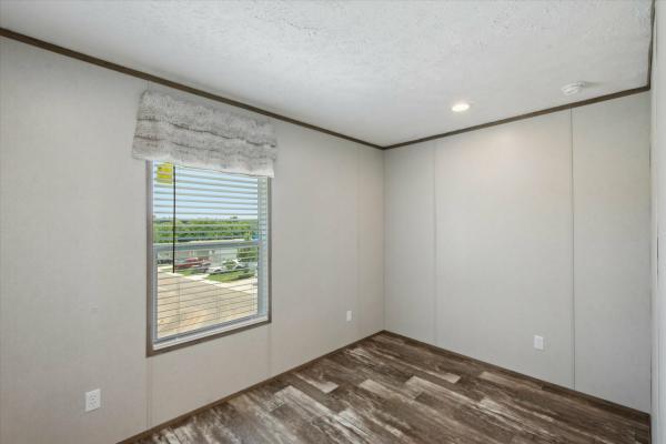 2025 Clayton 76 Grand Living  Home
