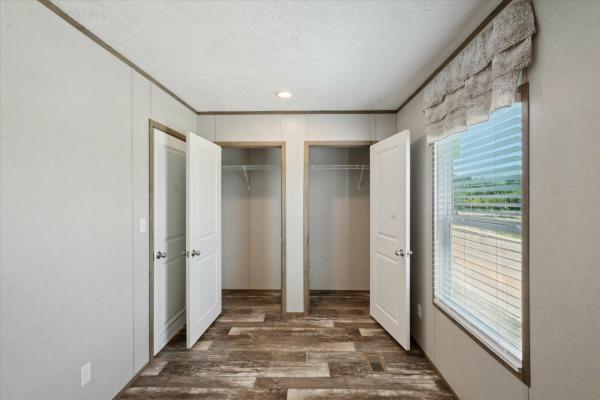 2025 Clayton 76 Grand Living  Home