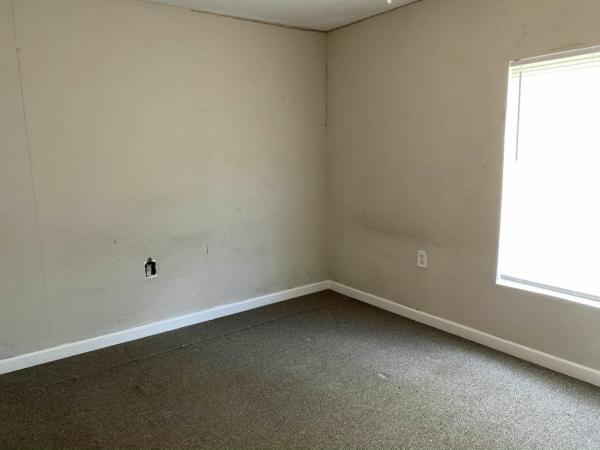 2005 Holly Park Inc Holly Park Manufactured Home