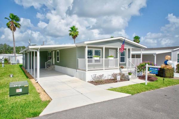 Photo 1 of 2 of home located at 31305 Luxury Dr. Sebring, FL 33870