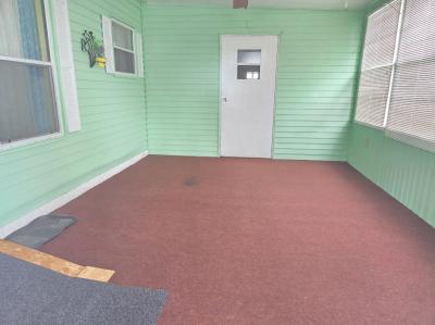 Photo 3 of 19 of home located at 507 West Moore Drive Auburndale, FL 33823