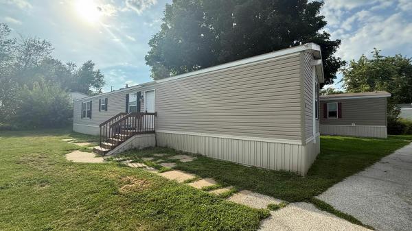 2013 Clayton Homes Inc Yes Mobile Home