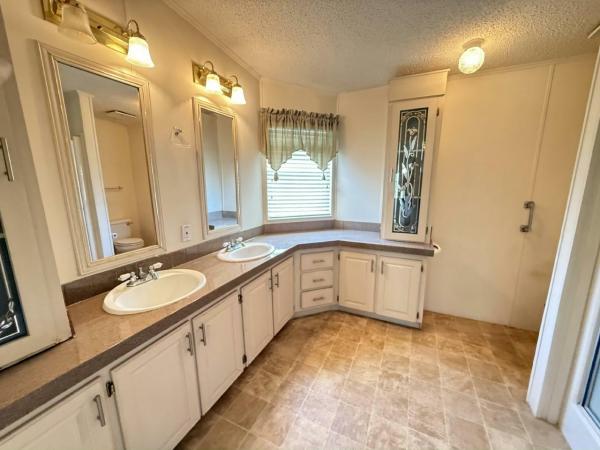 1994 Homes of Merit Twin Manor Manufactured Home