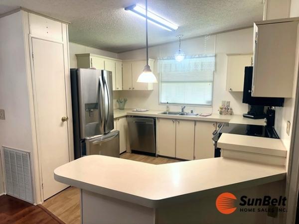 1990 HOM Mobile Home