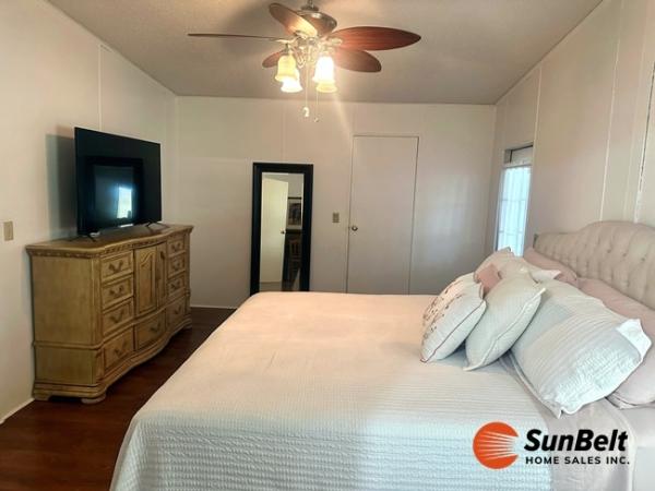 1990 HOM Mobile Home