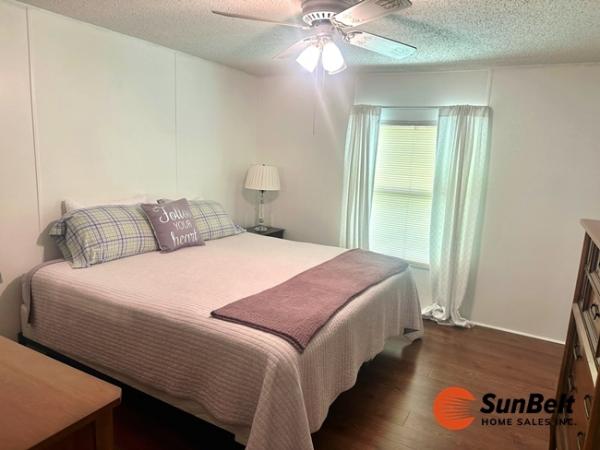 1990 HOM Mobile Home