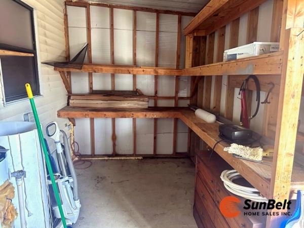 1990 HOM Mobile Home