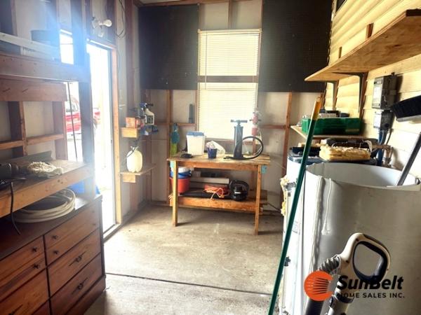 1990 HOM Mobile Home