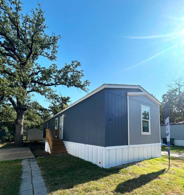 Photo 1 of 2 of home located at 2103 Elderwood Dr., Arlington, TX 76006