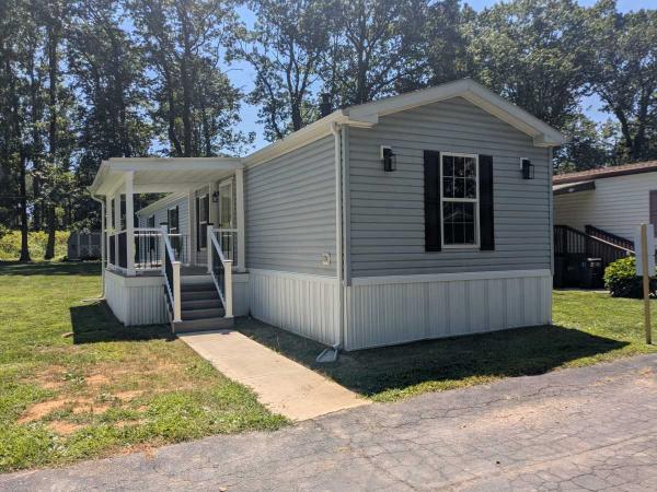 2002 Commodore Mobile Home For Sale