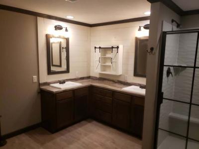 Photo 4 of 15 of home located at 9690 County Road 4911 Ladonia, TX 75449