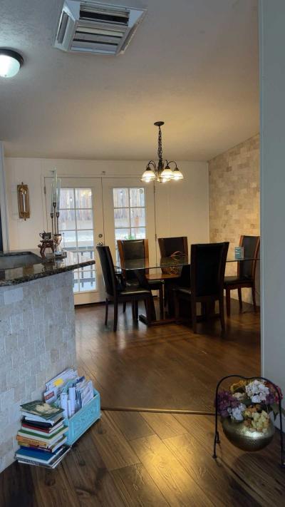 Photo 5 of 26 of home located at 331 W Bluff St NW Albuquerque, NM 87121
