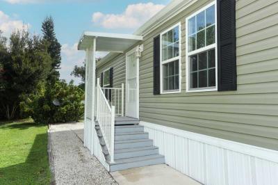 Photo 3 of 8 of home located at 132 Columbus Circle Winter Springs, FL 32708