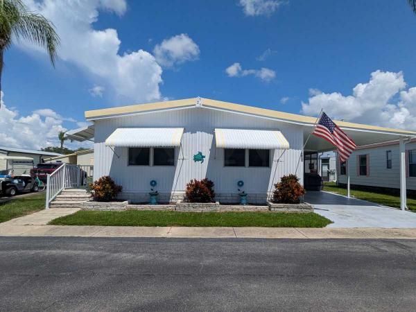 Photo 1 of 2 of home located at 6700 150th Ave N, Lot 925 Clearwater, FL 33764