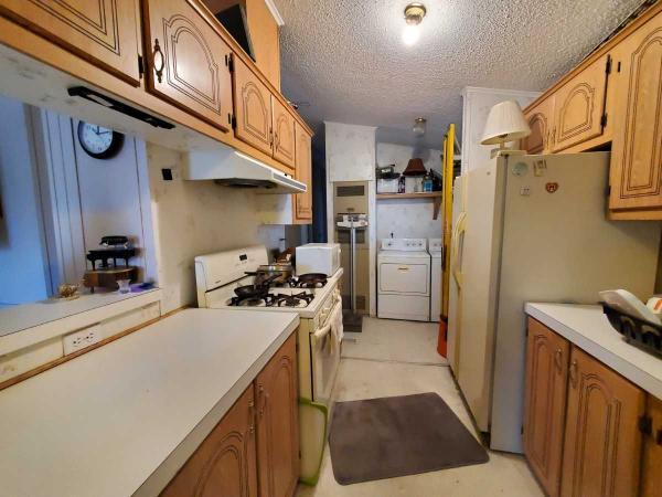 1995 Fleetwood  8522L Mobile Home