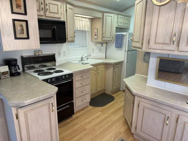 1995 TAHO Manufactured Home