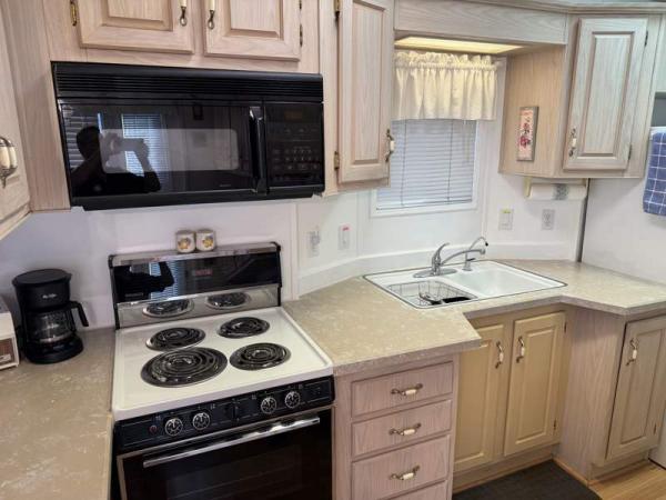 1995 TAHO Manufactured Home